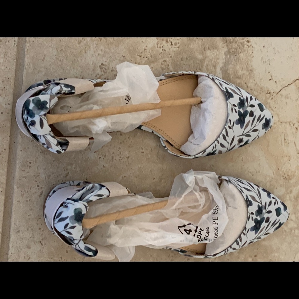 Gianni Bini Sandals New